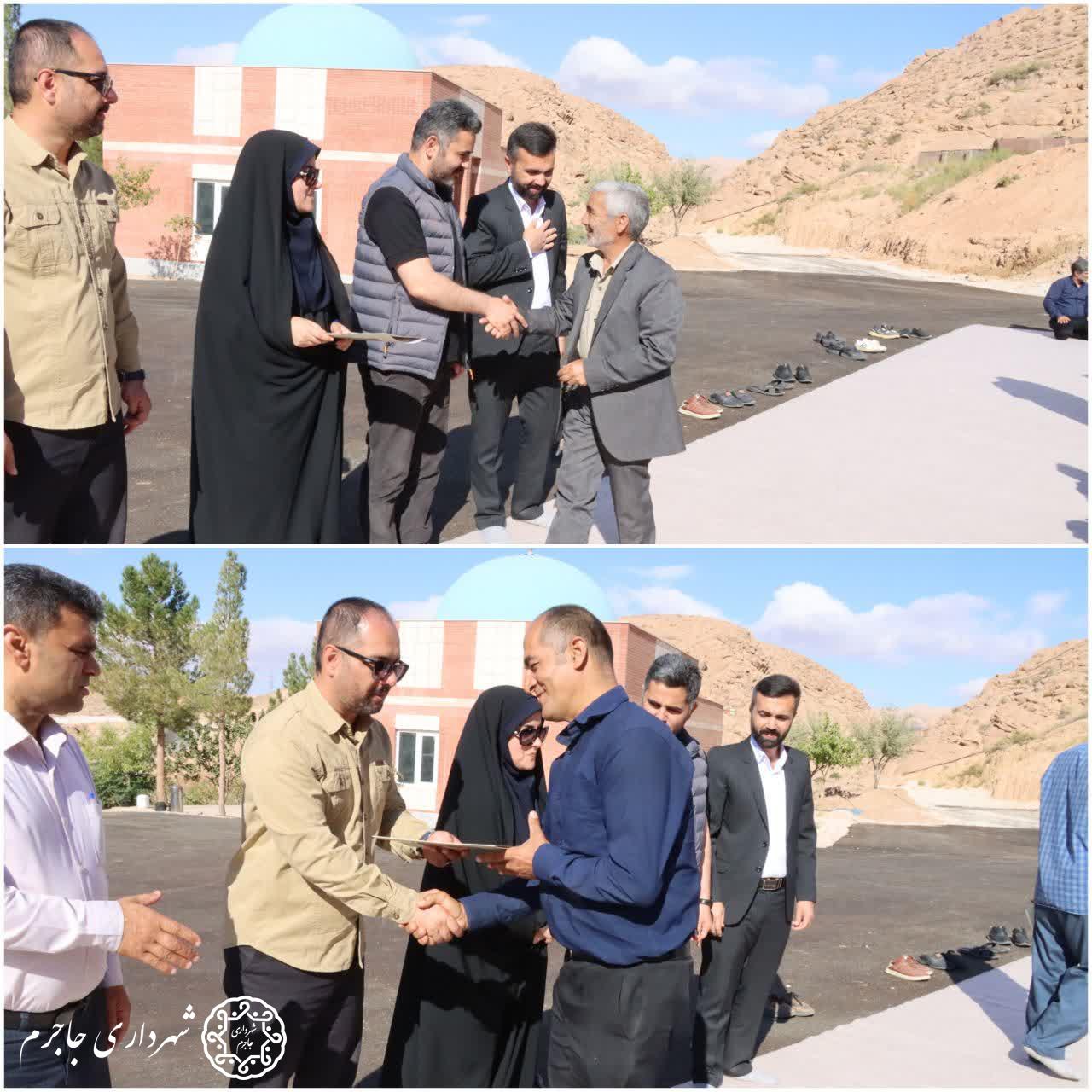 تجلیل از بازنشستگان شهرداری جاجرم در تنگه گزی